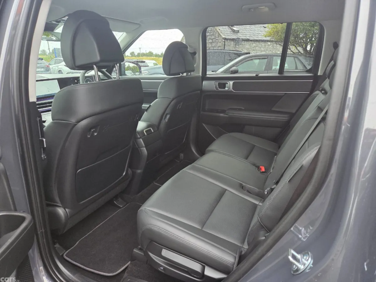 Hyundai Santa Fe Estate, Petrol Plug-in Hybrid, 2025, Grey