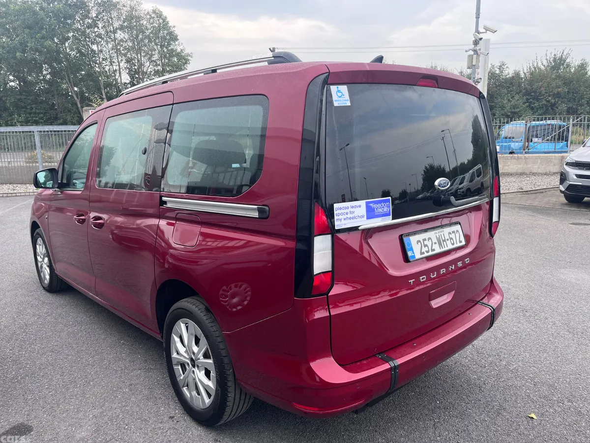 Ford Tourneo Connect MPV, Diesel, 2025, Red
