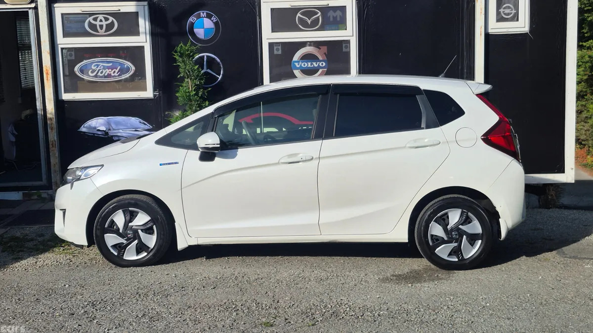 Honda Fit Hatchback, Petrol Hybrid, 2015, White