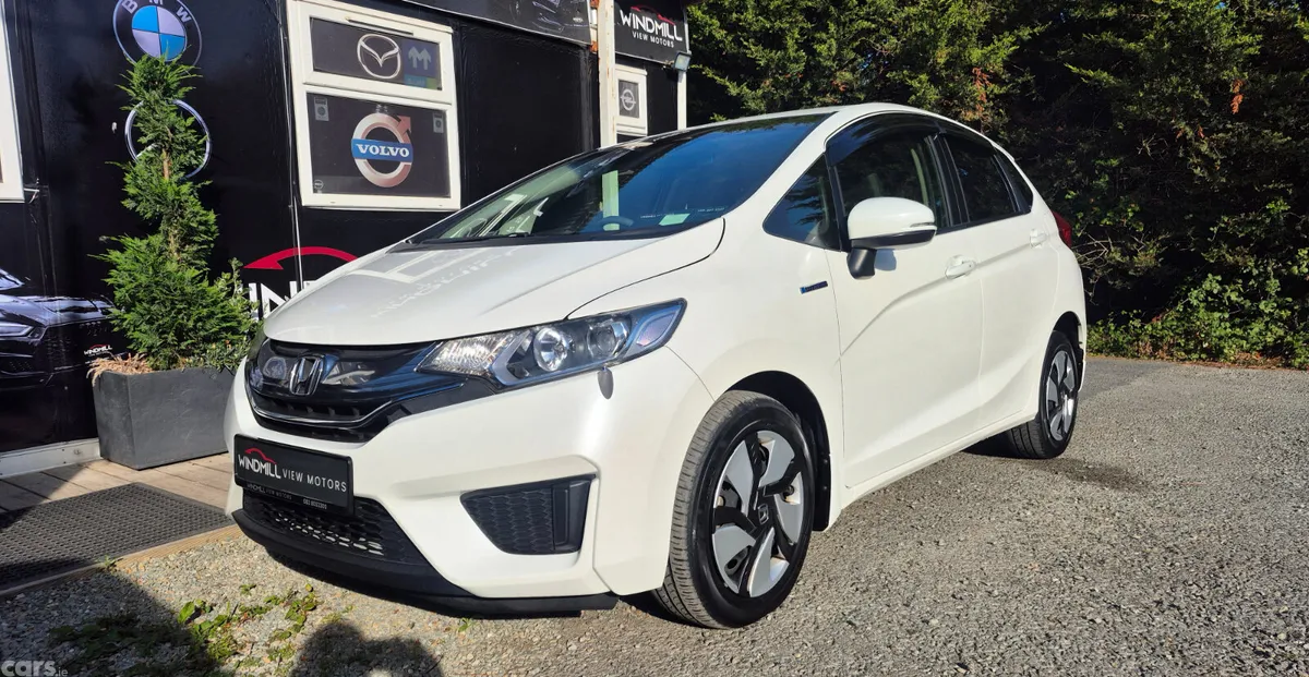 Honda Fit Hatchback, Petrol Hybrid, 2015, White