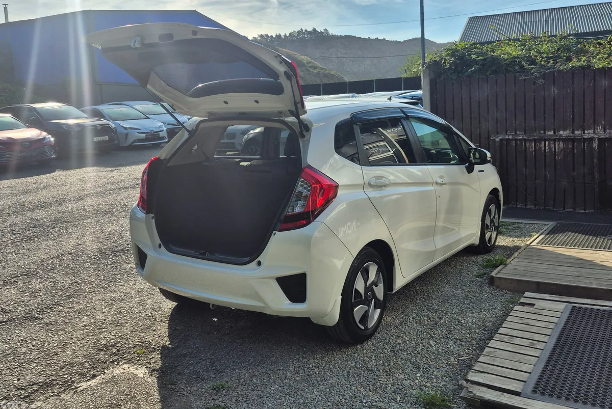 Honda Fit Hatchback, Petrol Hybrid, 2015, White