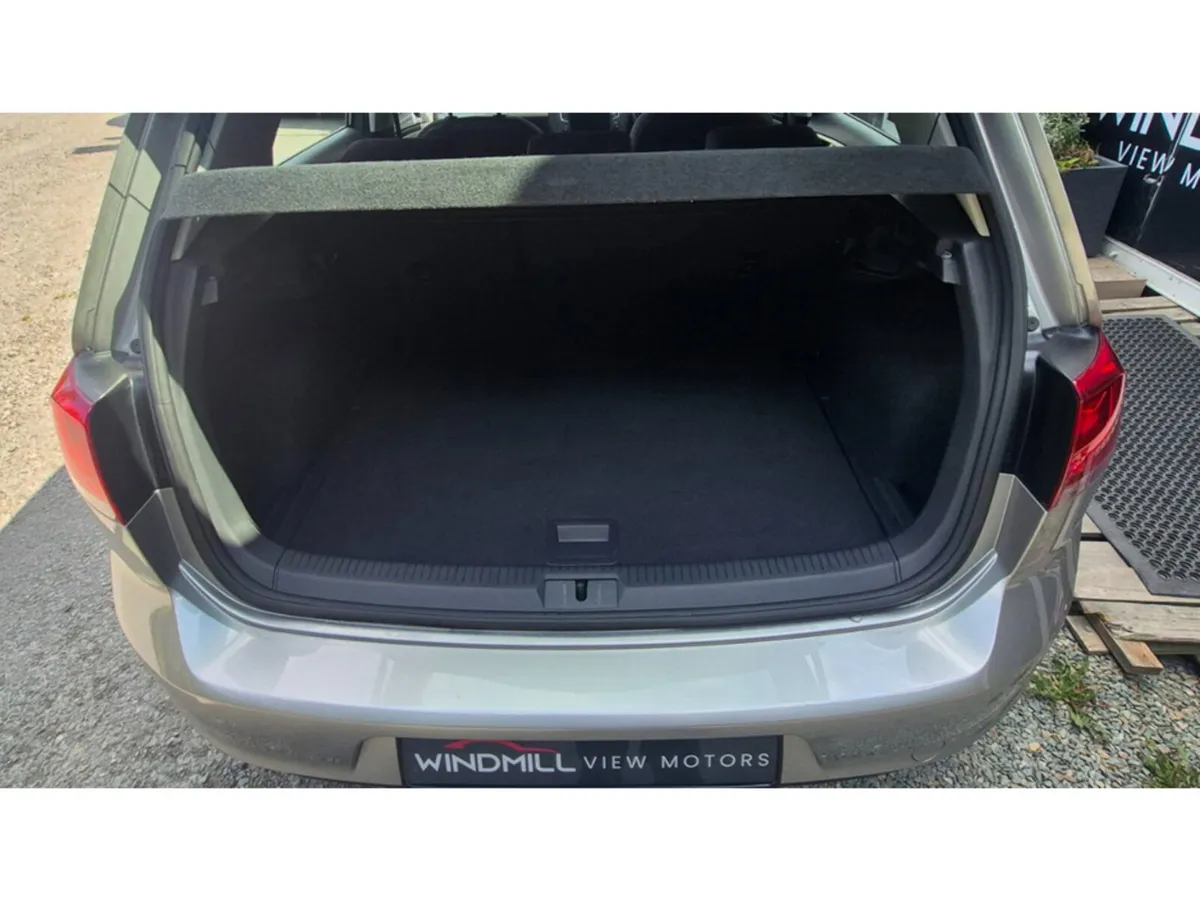Volkswagen Golf Hatchback, Petrol, 2016, Silver