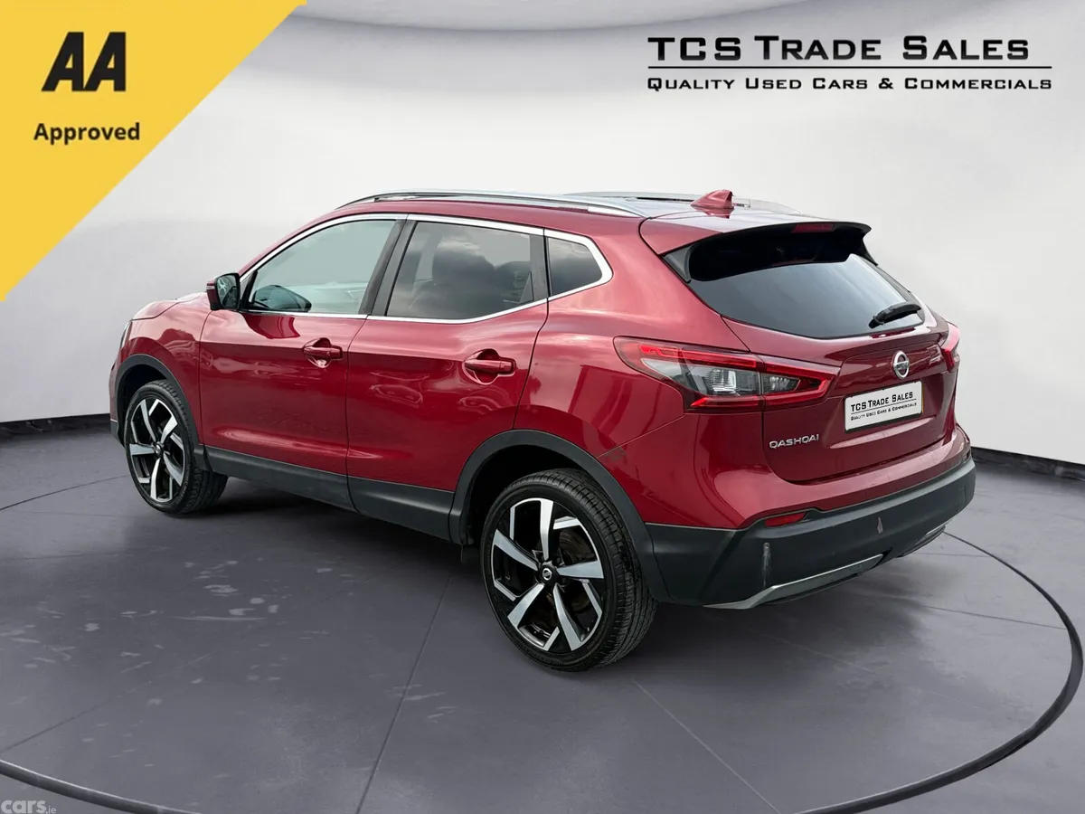 Nissan Qashqai SUV, Diesel, 2018, Red