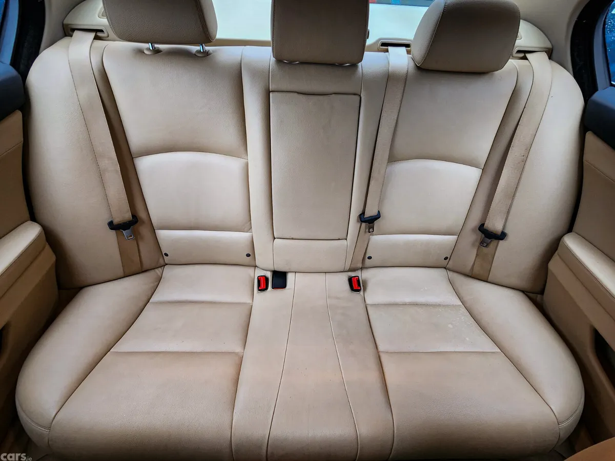 BMW 5-Series Saloon, Diesel, 2014, Blue