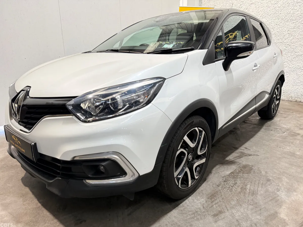 Renault Captur Hatchback, Petrol, 2021, White
