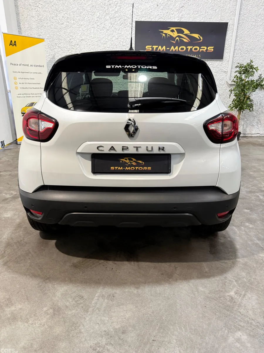 Renault Captur Hatchback, Petrol, 2021, White
