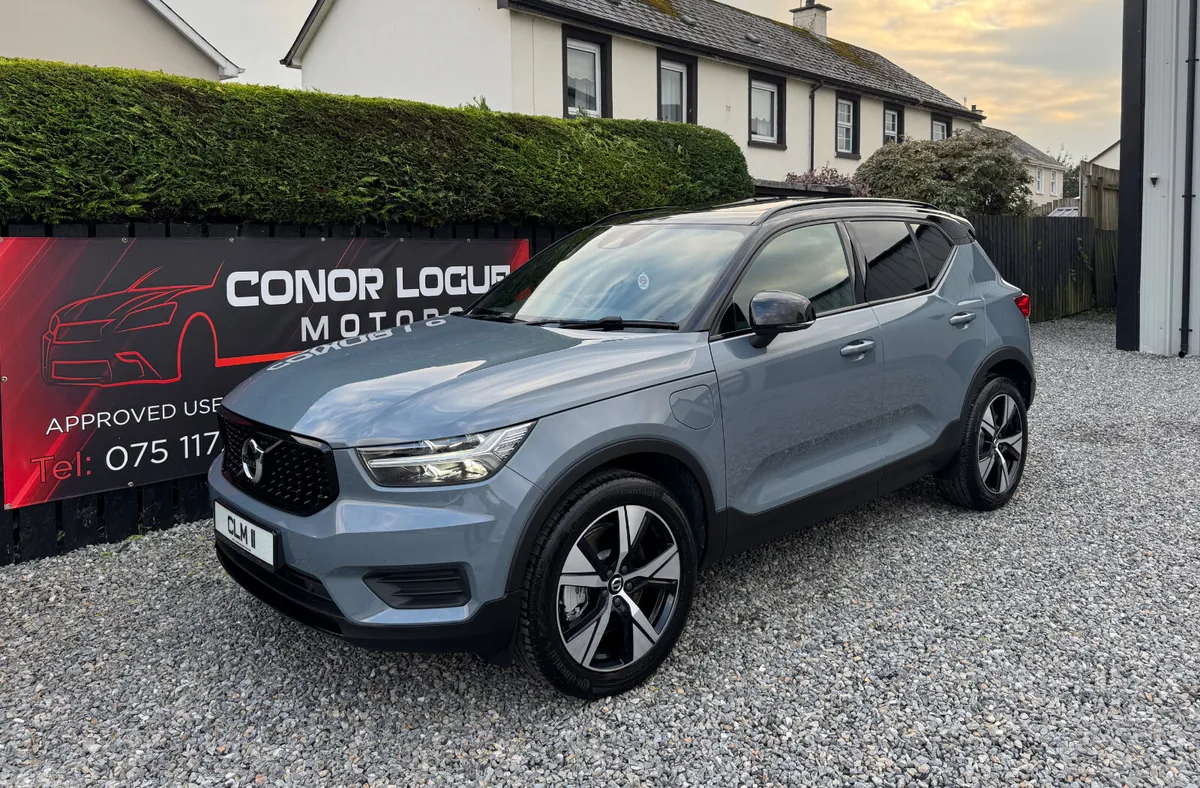Volvo XC40 SUV, Petrol Hybrid, 2021, Grey