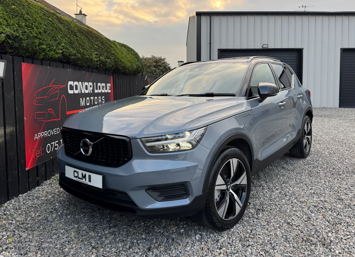 Volvo XC40 SUV, Petrol Hybrid, 2021, Grey