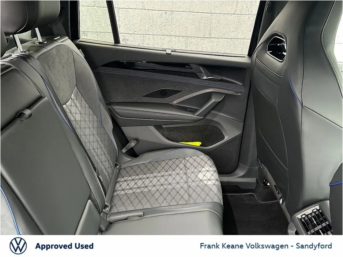 Volkswagen Tayron Estate, Petrol Plug-in Hybrid, 2026, Black