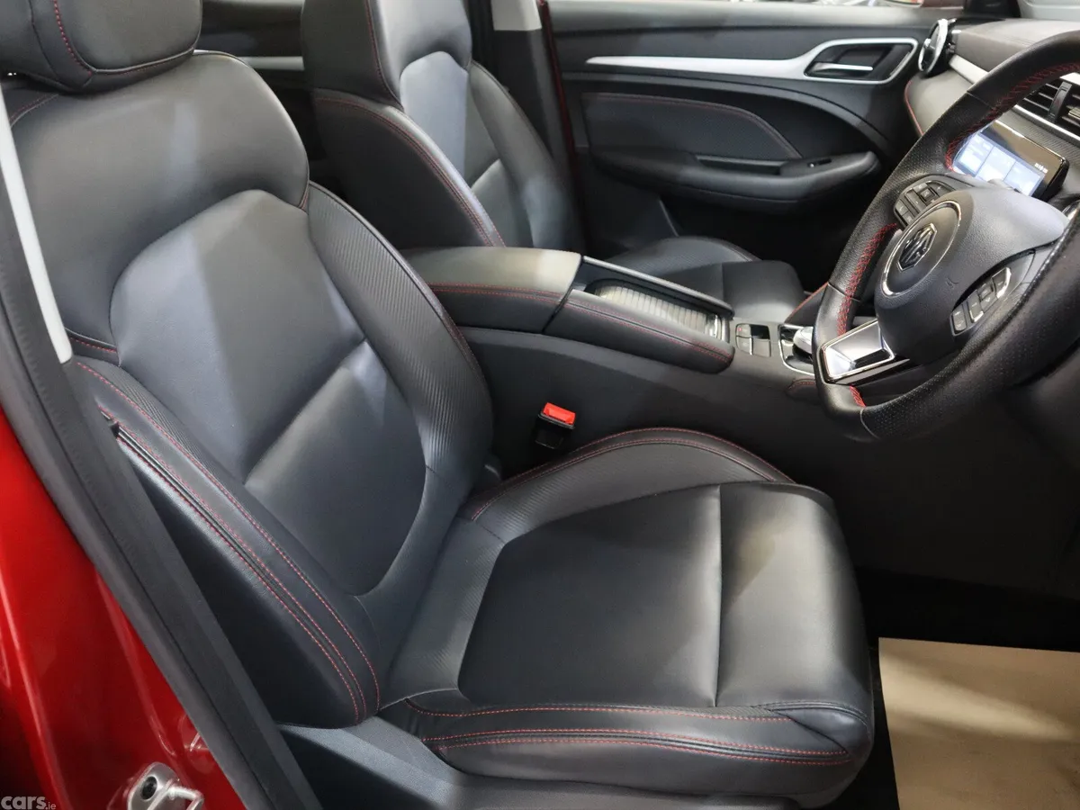 MG ZS SUV, Petrol, 2023, Red