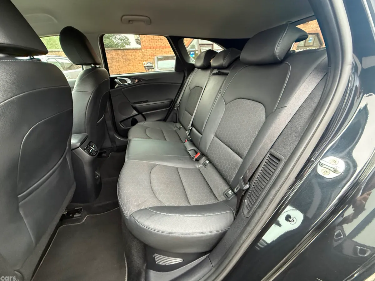 Kia Ceed Estate, Petrol Plug-in Hybrid, 2022, Black