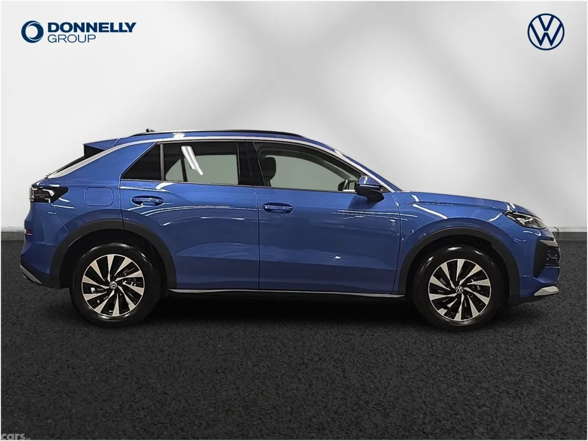 Volkswagen T-Roc Hatchback, Petrol, 2026, Blue
