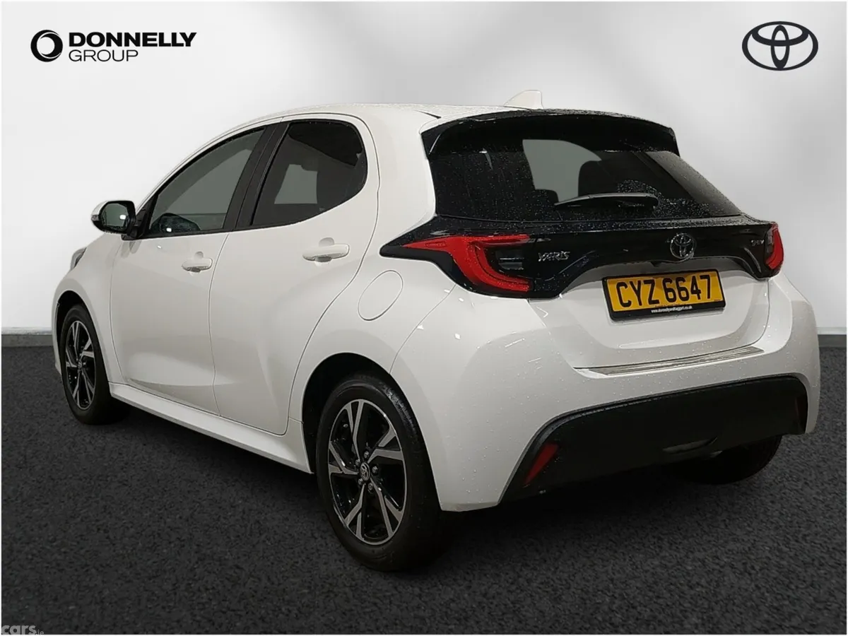 Toyota Yaris Hatchback, Petrol Hybrid, 2024, White