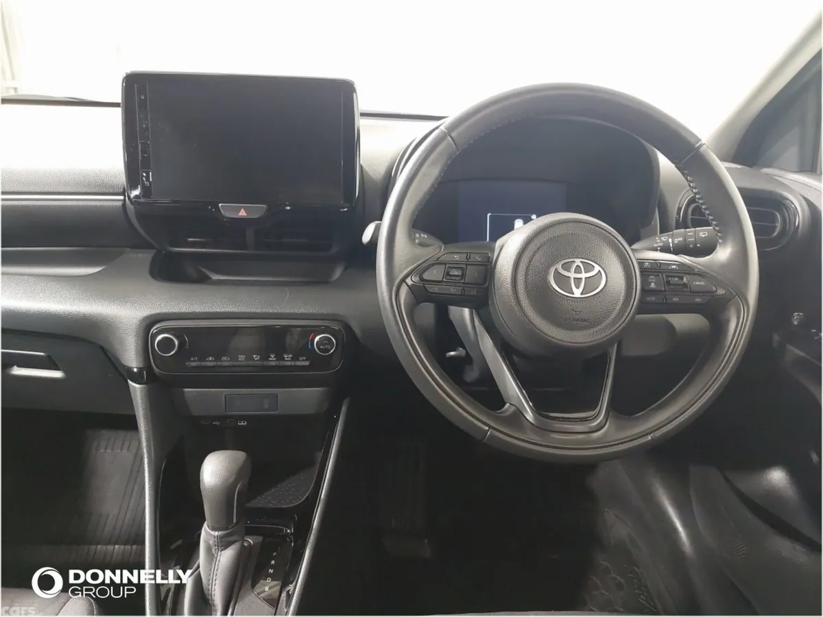Toyota Yaris Hatchback, Petrol Hybrid, 2024, White