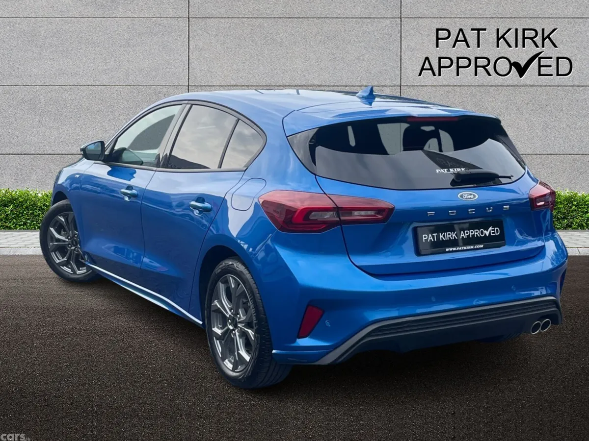 Ford Focus Hatchback, Petrol, 2024, Blue