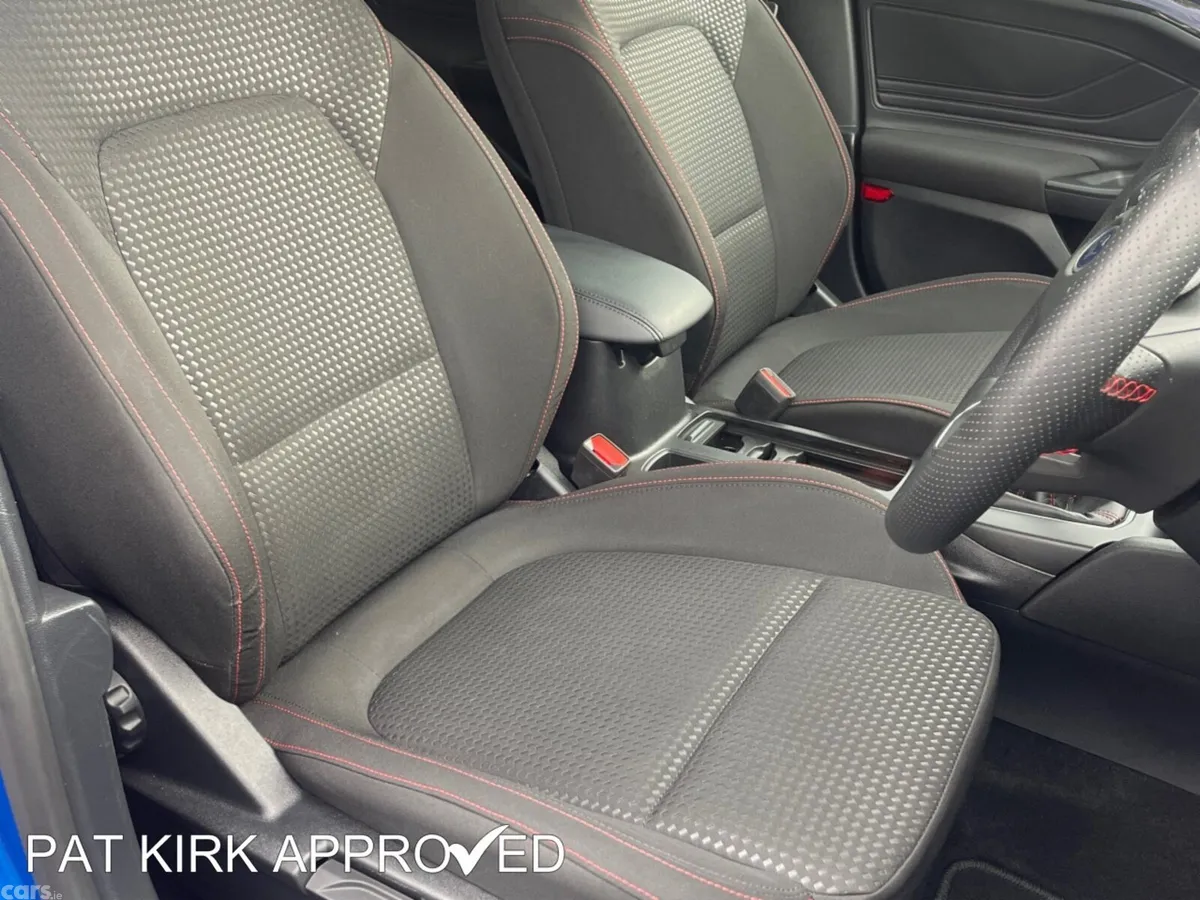 Ford Focus Hatchback, Petrol, 2024, Blue