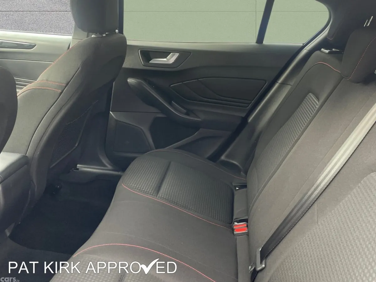 Ford Focus Hatchback, Petrol, 2024, Blue