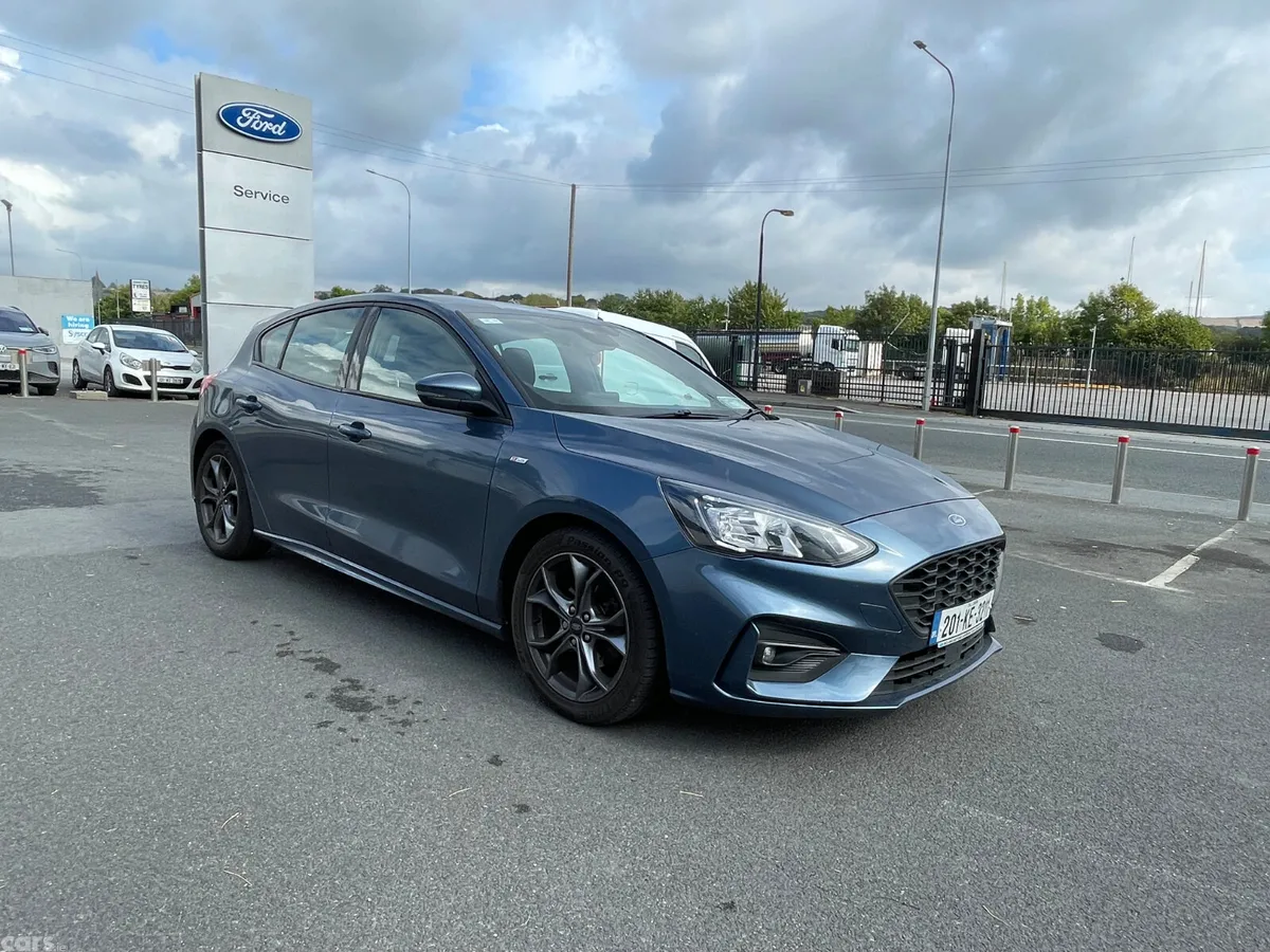 Ford Focus Hatchback, Diesel, 2020, Blue