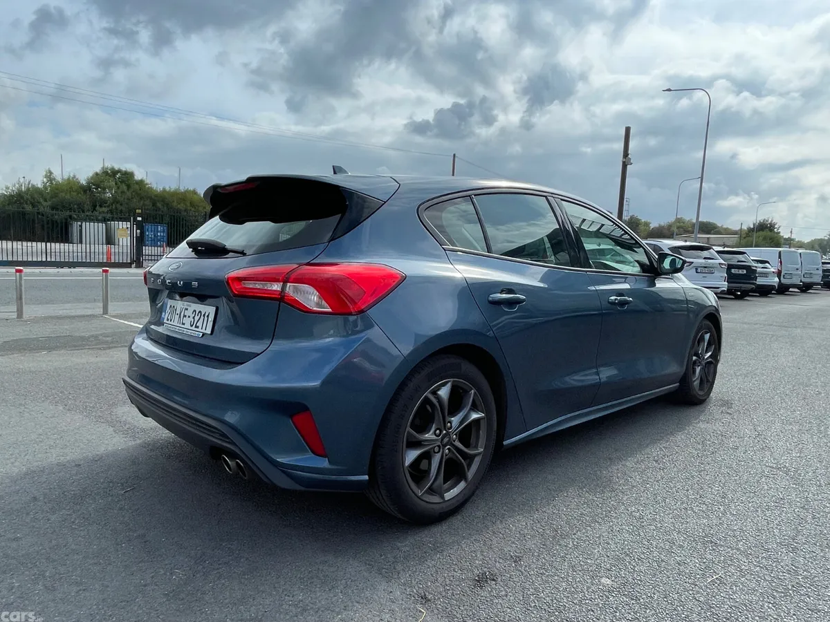 Ford Focus Hatchback, Diesel, 2020, Blue