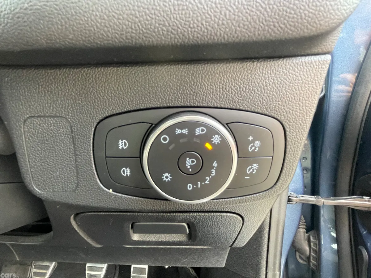 Ford Focus Hatchback, Diesel, 2020, Blue