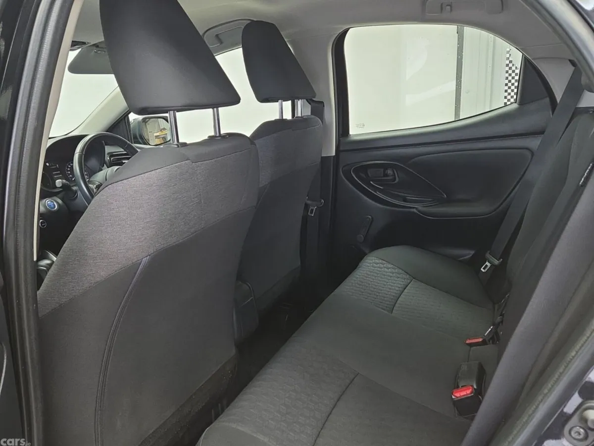 Toyota Yaris Hatchback, Petrol Hybrid, 2022, Black