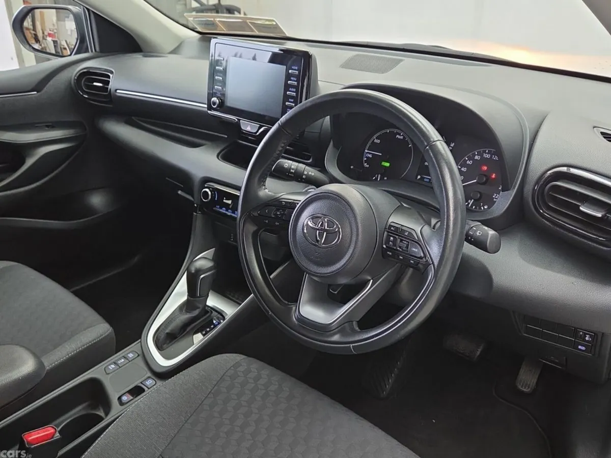 Toyota Yaris Hatchback, Petrol Hybrid, 2022, Black