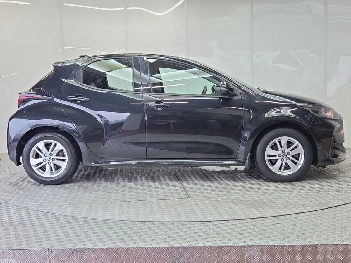 Toyota Yaris Hatchback, Petrol Hybrid, 2022, Black