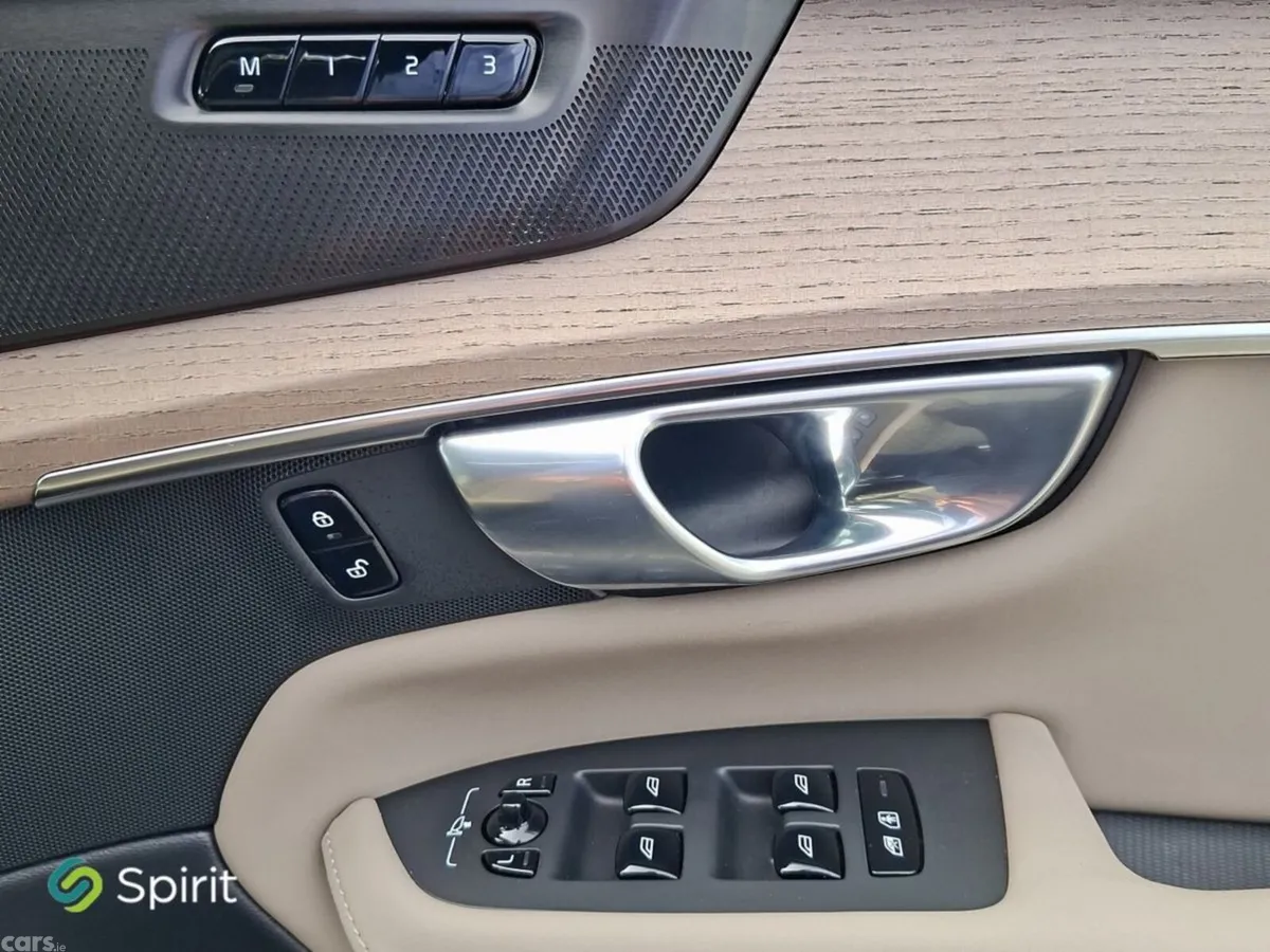 Volvo XC90 SUV, Petrol Plug-in Hybrid, 2026, Grey