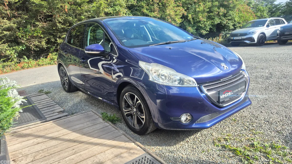 Peugeot 208 Hatchback, Petrol, 2013, Blue