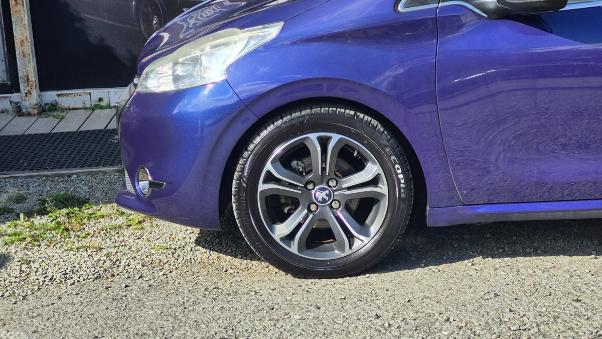 Peugeot 208 Hatchback, Petrol, 2013, Blue