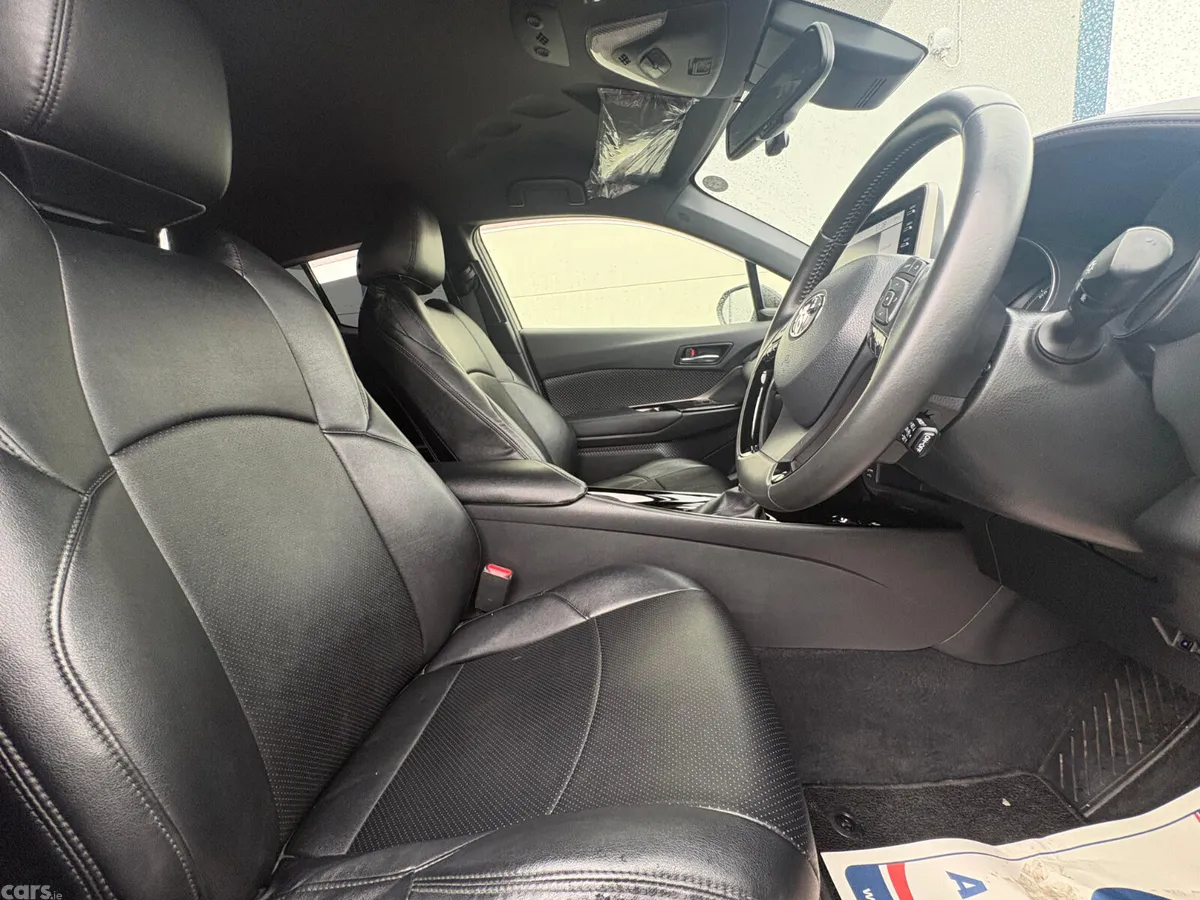Toyota C-HR Hatchback, Petrol Hybrid, 2021, White