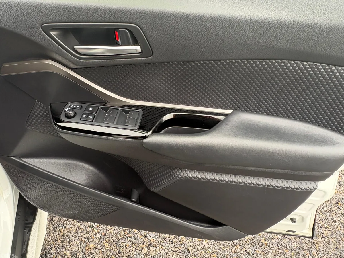 Toyota C-HR Hatchback, Petrol Hybrid, 2021, White