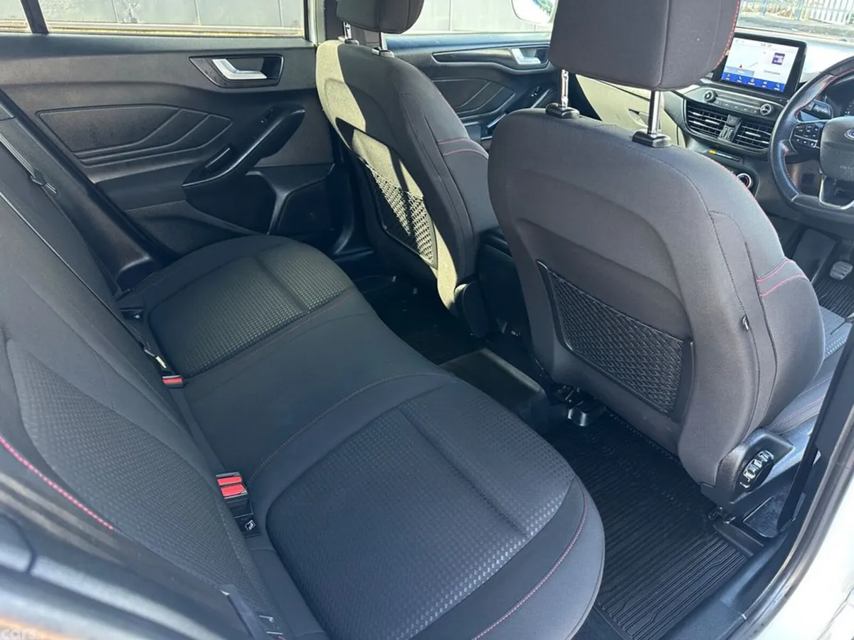 Ford Focus Hatchback, Diesel, 2021, White