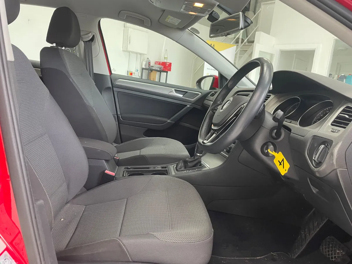 Volkswagen Golf Hatchback, Petrol, 2015, Red