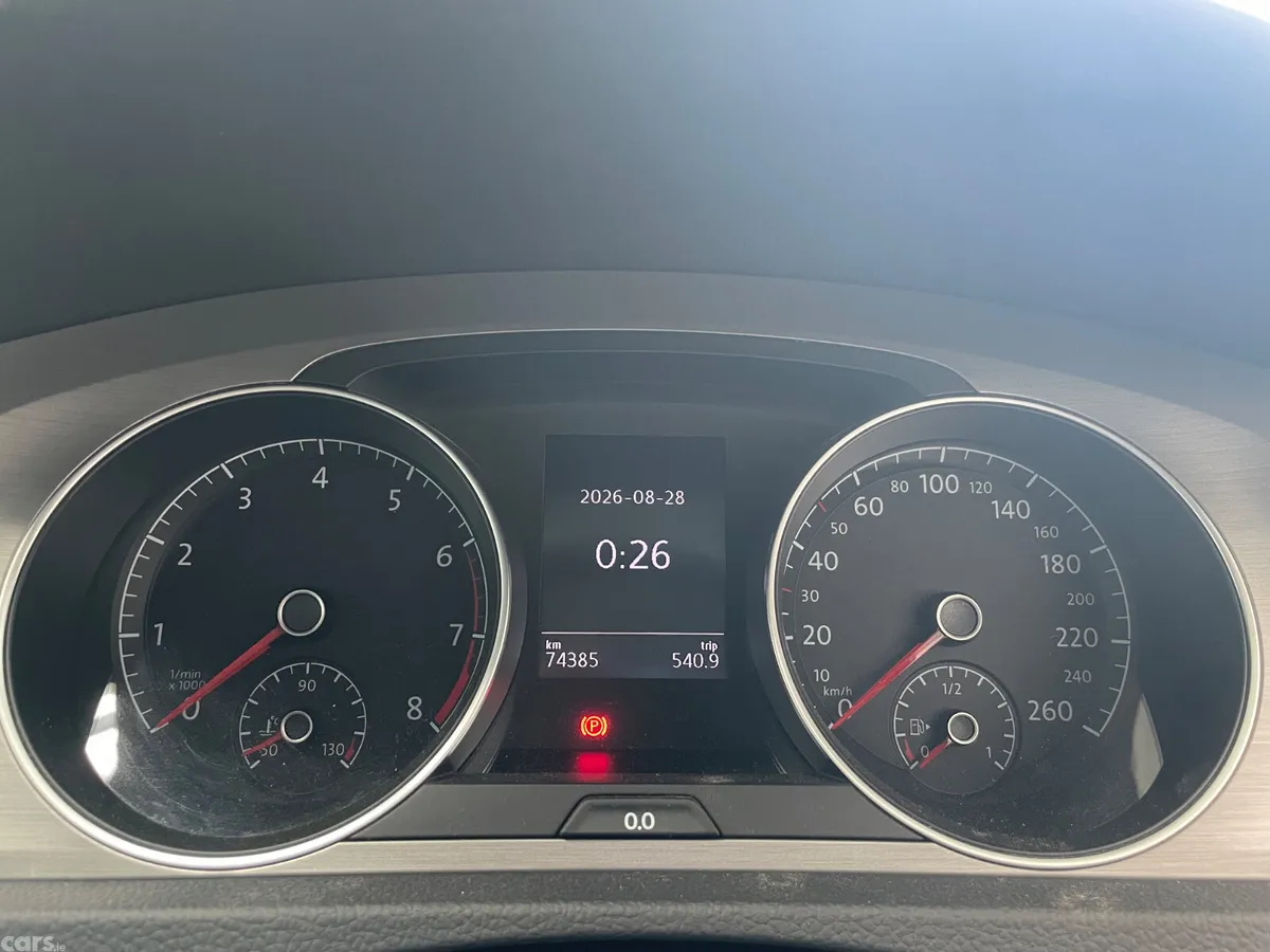 Volkswagen Golf Hatchback, Petrol, 2015, Red