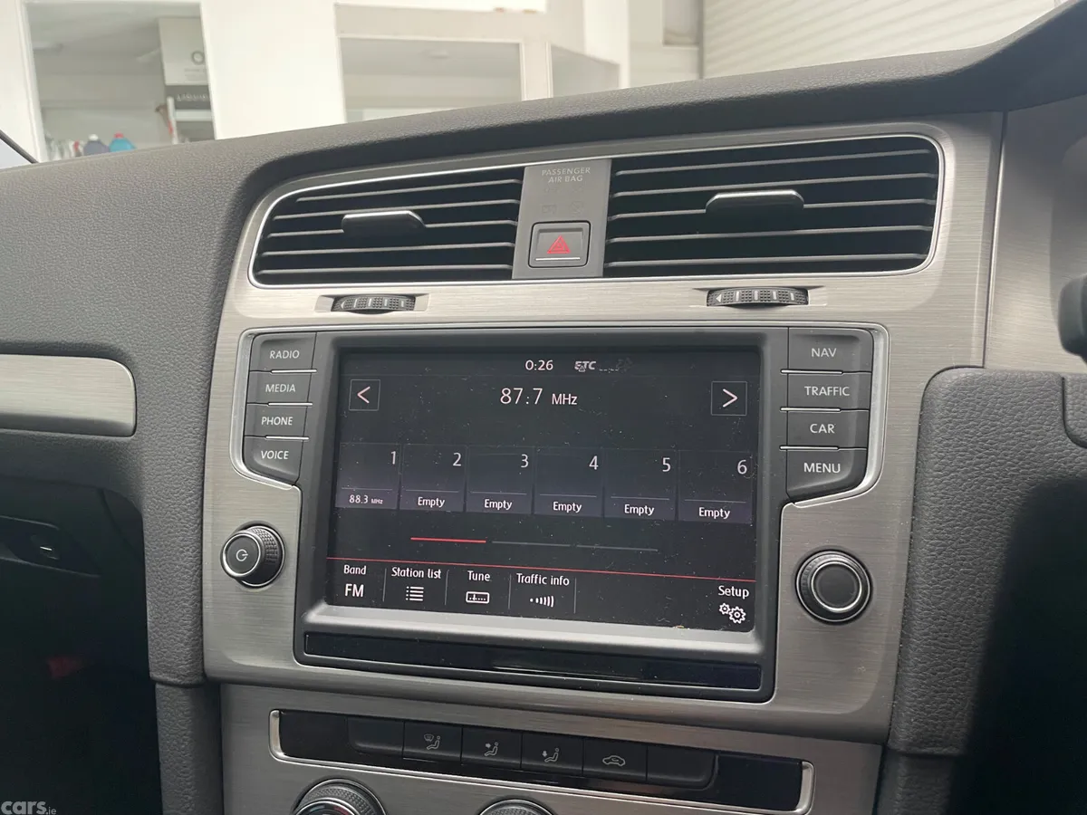 Volkswagen Golf Hatchback, Petrol, 2015, Red