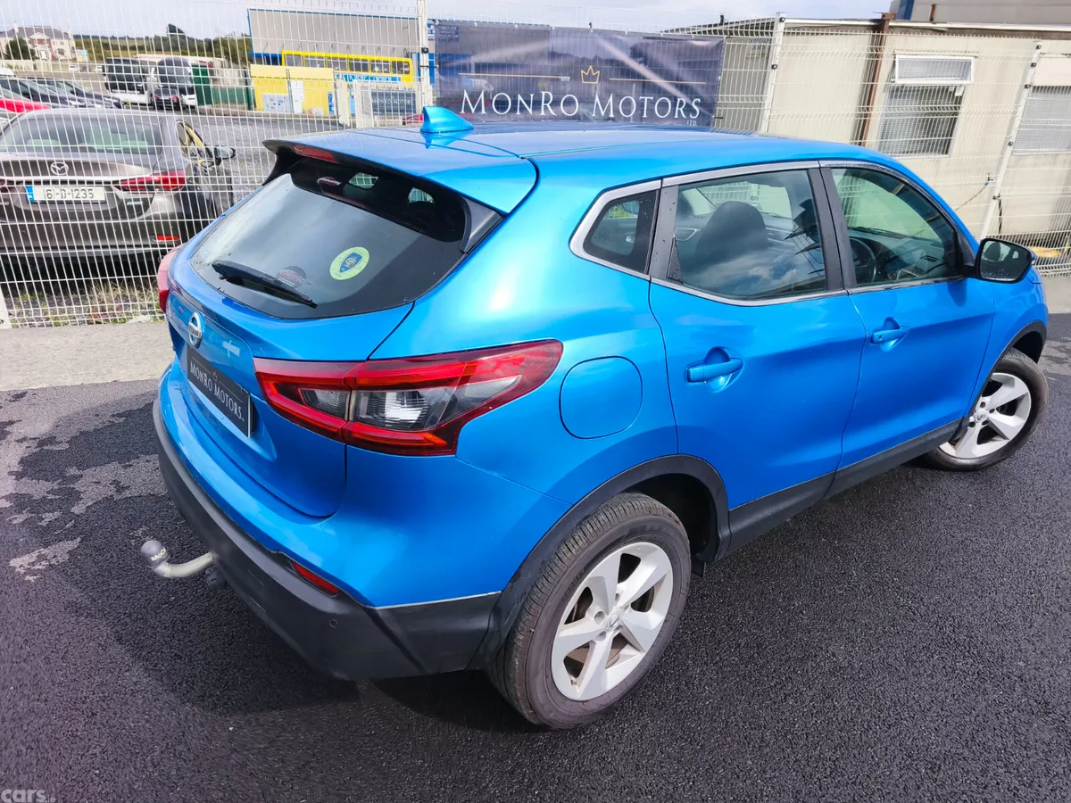 Nissan Qashqai Hatchback, Diesel, 2019, Blue