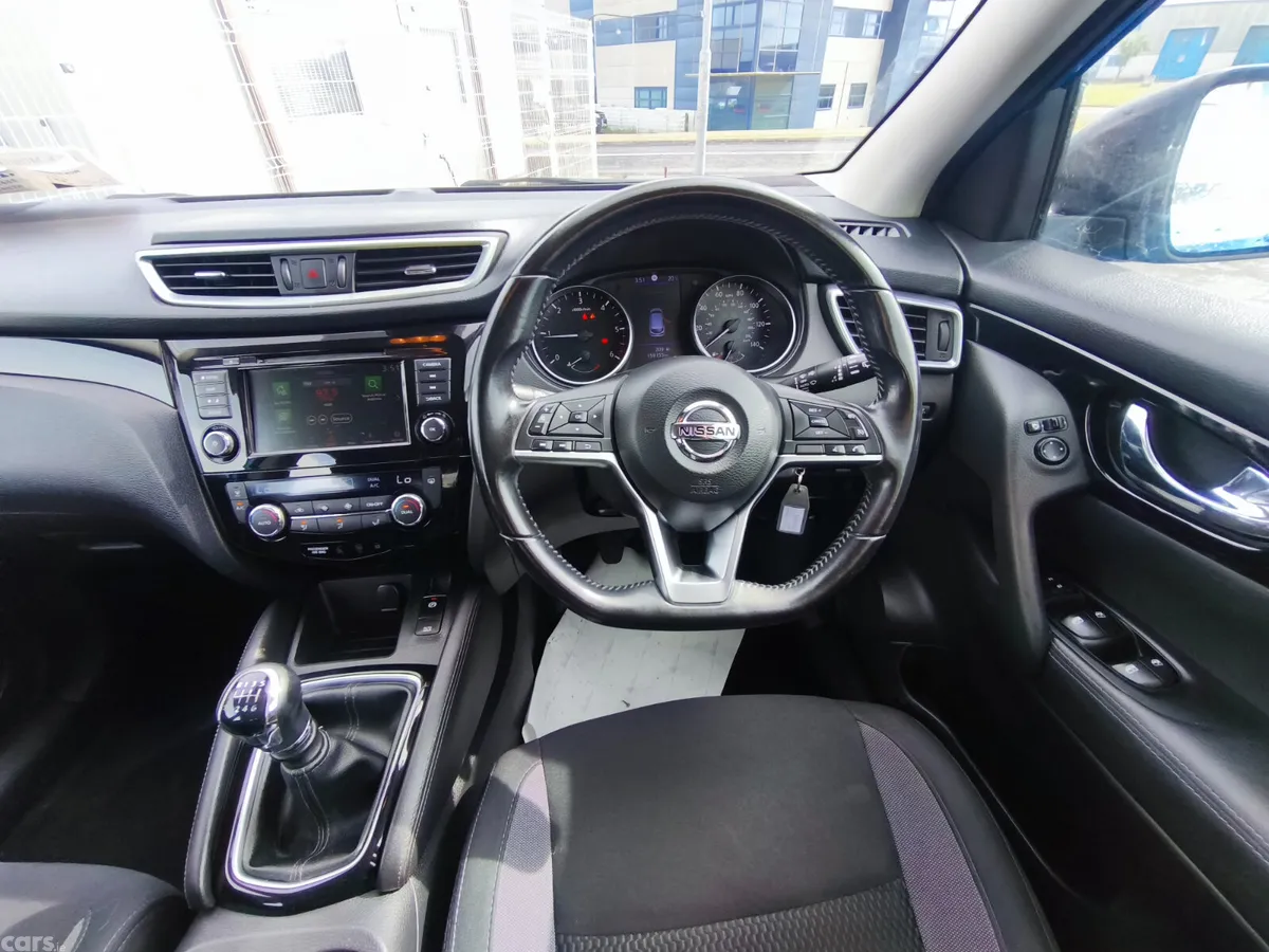 Nissan Qashqai Hatchback, Diesel, 2019, Blue