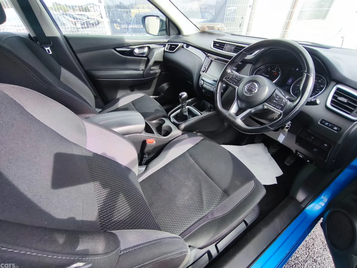 Nissan Qashqai Hatchback, Diesel, 2019, Blue