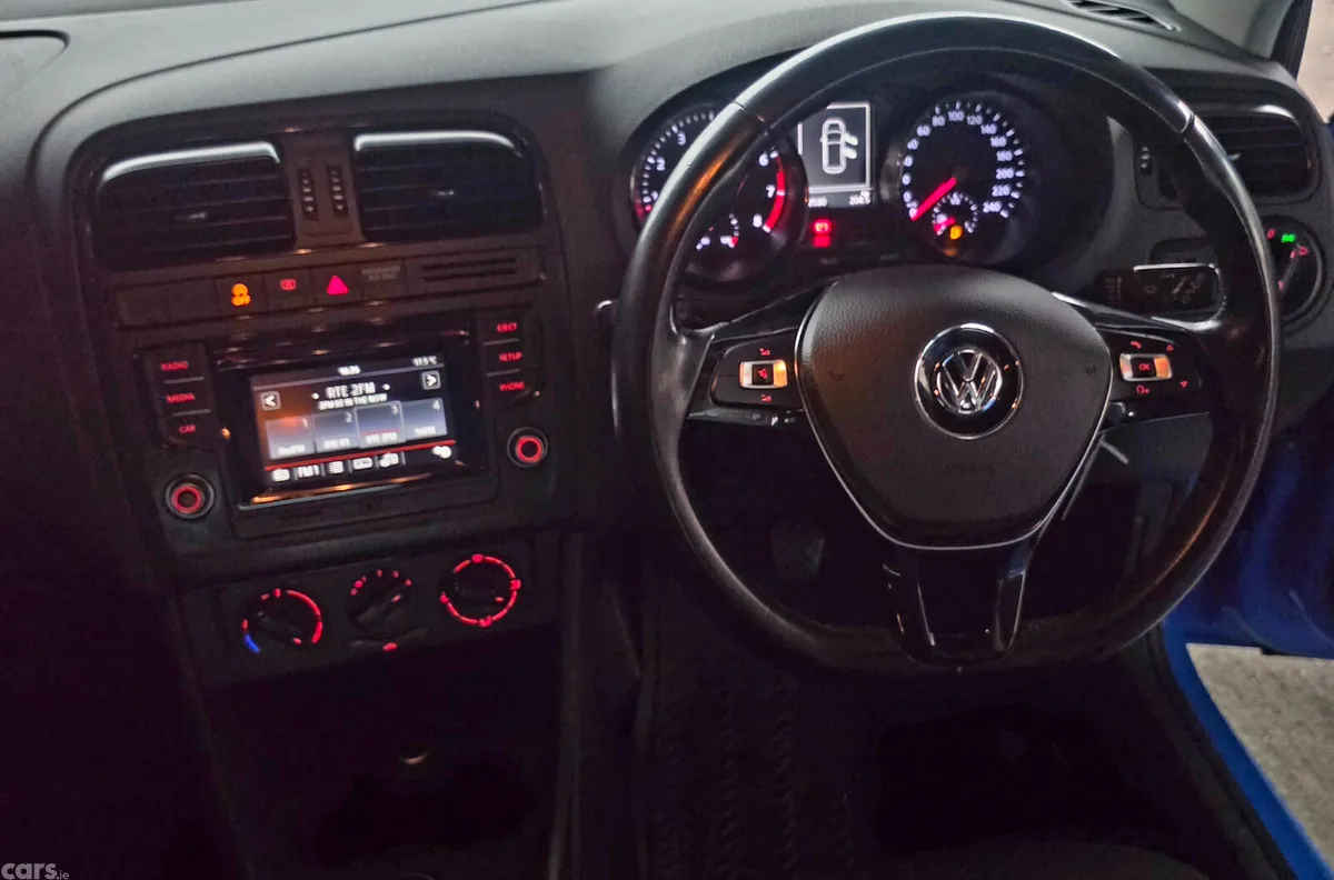 Volkswagen Polo Hatchback, Petrol, 2016, Blue