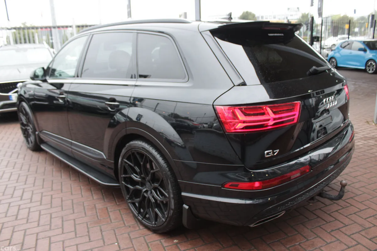 Audi Q7 SUV, Diesel Hybrid, 2019, Black
