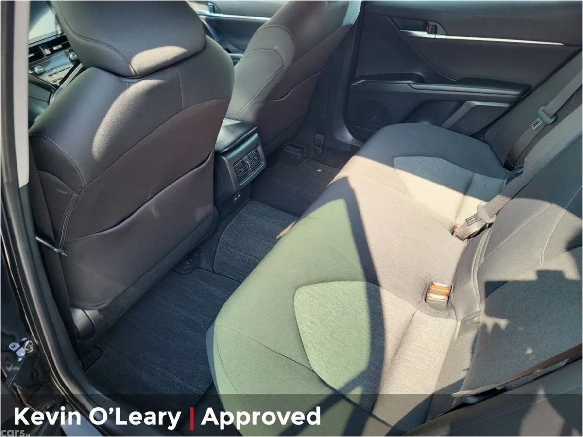Toyota Camry Saloon, Petrol Hybrid, 2022, Black