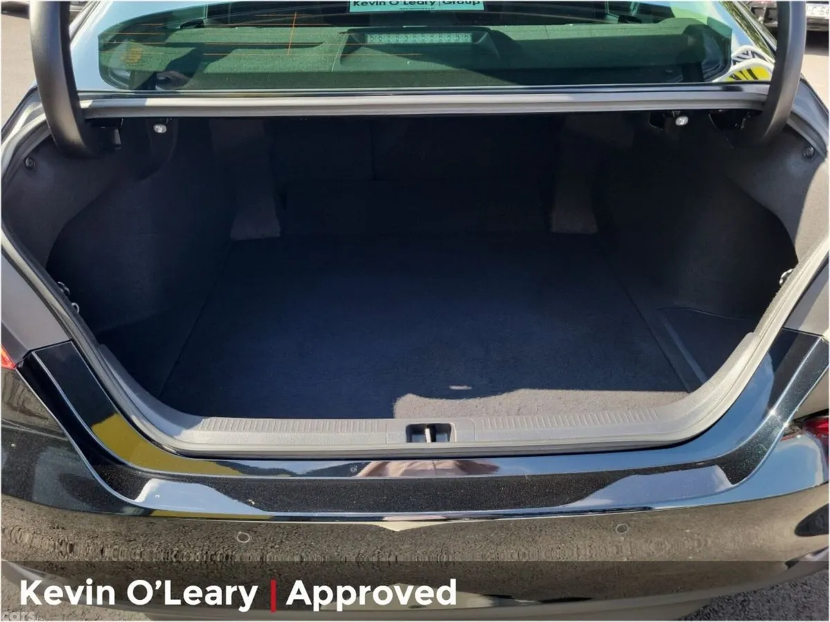 Toyota Camry Saloon, Petrol Hybrid, 2022, Black