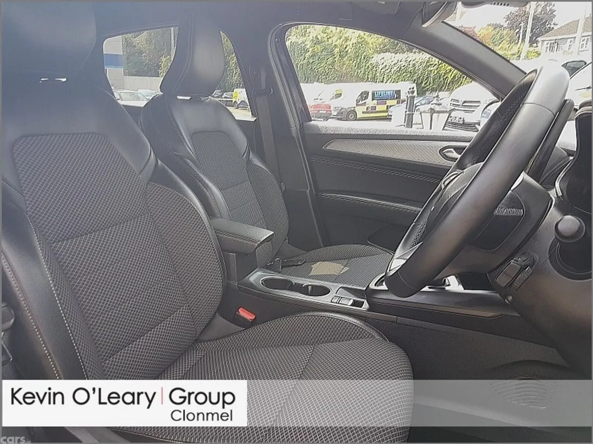 Renault Arkana Hatchback, Petrol, 2024, Blue