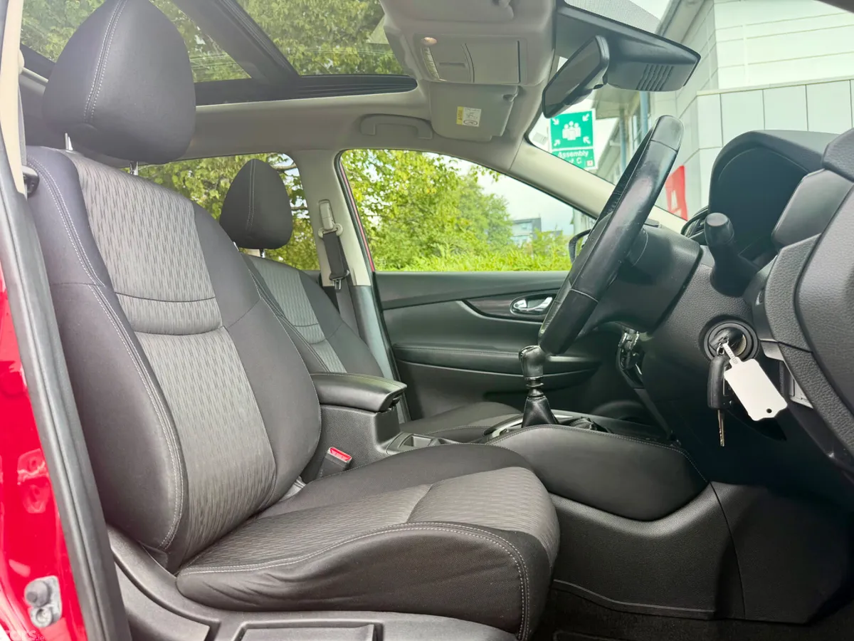 Nissan X-Trail SUV, Diesel, 2018, Red
