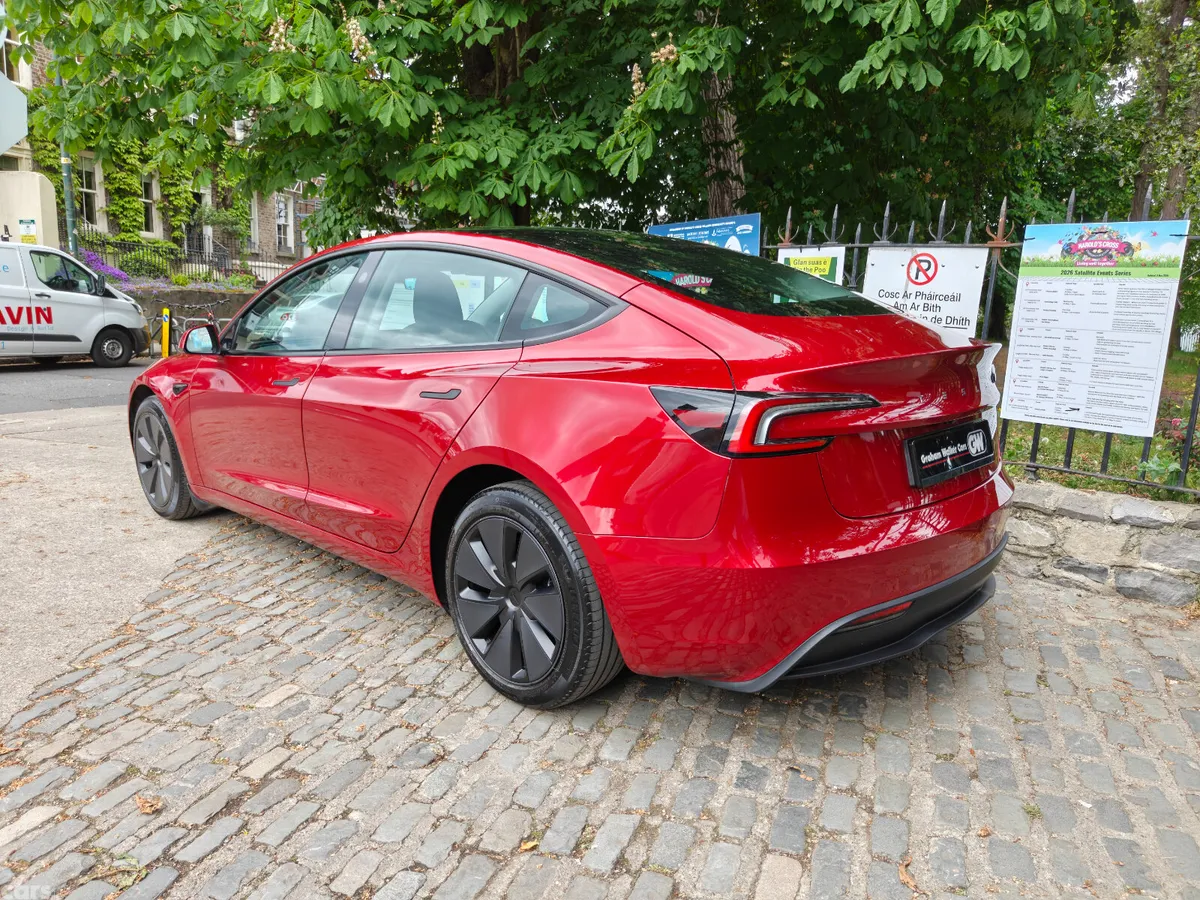 Tesla Model 3 Saloon, Electric, 2025, Red