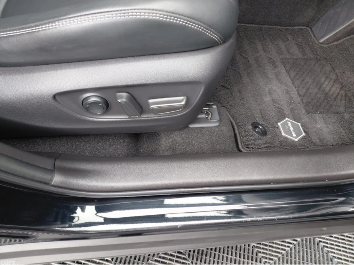 Renault Clio Hatchback, Petrol, 2018, Red