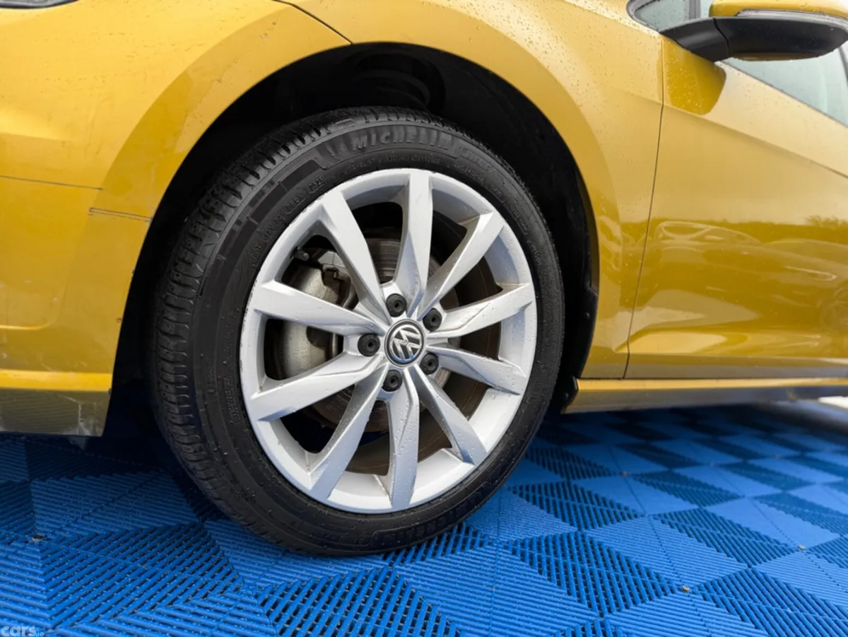 Volkswagen Golf Hatchback, Petrol, 2019, Gold