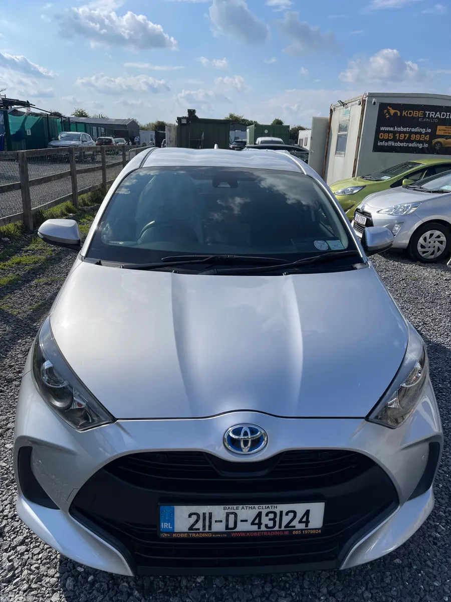 Toyota Yaris Hatchback, Petrol Hybrid, 2021, Silver