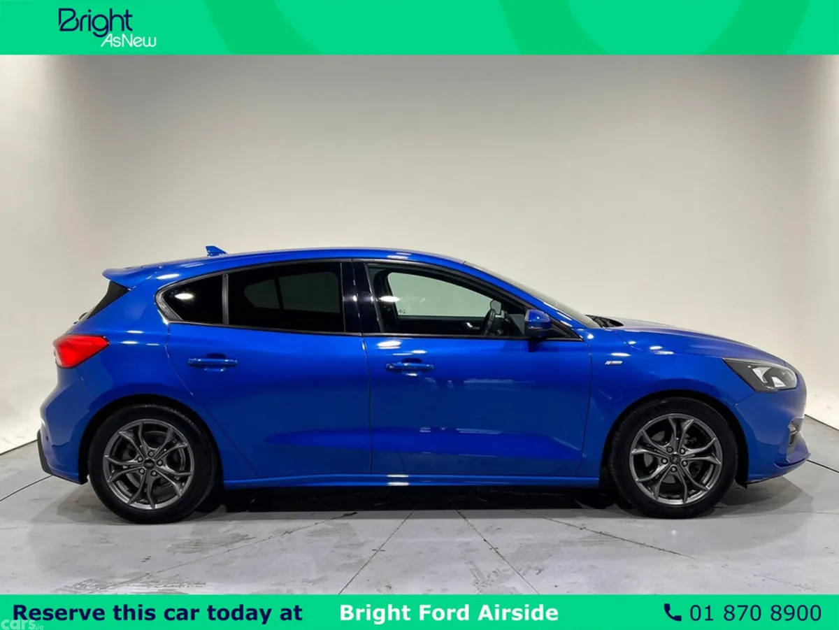 Ford Focus Hatchback, Petrol Hybrid, 2021, Blue